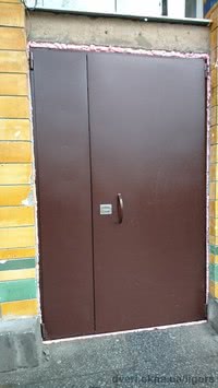 Металеві протиударні двері та люки