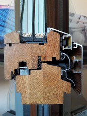 Дерево – алюминиевые окна и двери