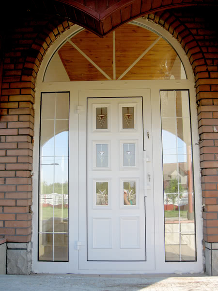 Металопластиковые входные двери