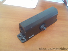 Доводчик дверной