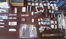 Запчасти и аксессуары для окон и москитных сеток