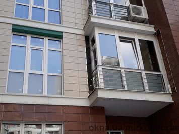 Засклення балконів і лоджій пластиковими вікнами