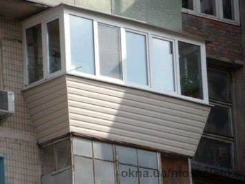Остекление лоджий и балконов металлопластиковыми окнами.