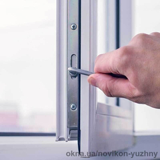 Регулировка, ремонт окон и дверей.