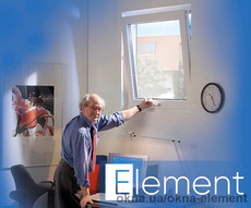 Окно Kommerling с ручкой внизу створки