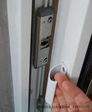 Защелка на балконную дверь —  Защелка на балконную дверь —