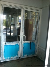 маятниковые двери &mdash; 