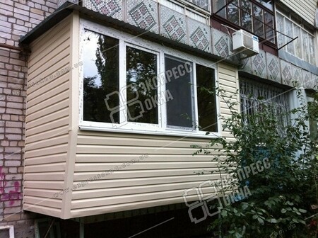 Остекление балкона и квартиры в Черноморске, осень 2016 года