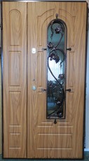 двери входные, двустворчастые, улица