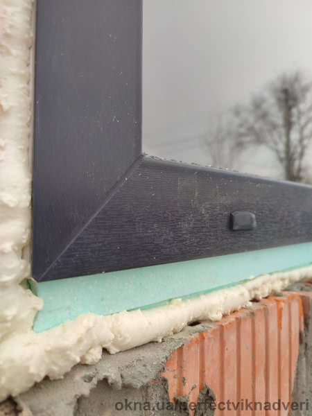 Теплий підставочиний профіль