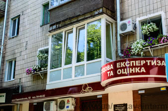 Балкон на Европейской —  Балкон на Европейской —
