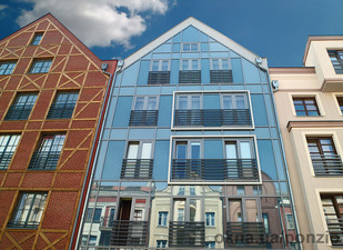 Жилой дом —  Жилой дом —