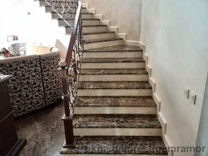 Мраморные ступени в доме &mdash; 