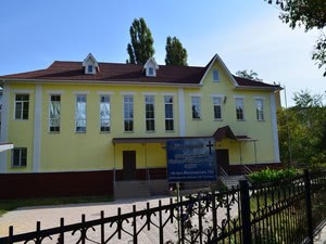 Раковская Евангельская Церковь кременчуг &mdash; 1-ий Віконний Супермаркет (R)