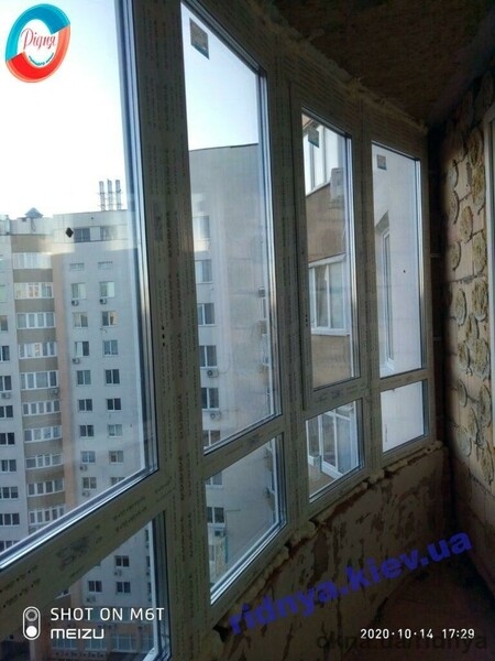 Остекление полукруглого балкона в Киеве