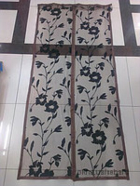 Как выглядит наша москитная сетка на дверях?!