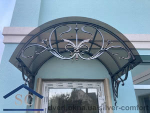 Кованый козырёк &mdash; 