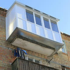 скління балкона