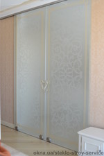 Розсувна цельностеклянная перегородка &mdash; СтеклоСтройСервіс