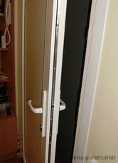 Дверь межкомнатная с алюминиевым порогом и двухсторонней ручкой