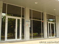 Алюминиевые двери