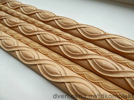 Молдинг с резьбой по дереву