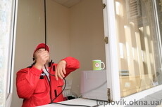 Заміна склопакета в пластиковому вікні