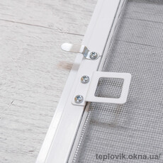 Москітна сітка на вікно в районі Дарниці