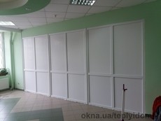 Пластиковые перегородки для магазина цветов 