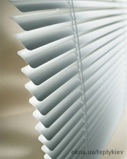 Горизонтальные жалюзи.