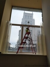 Защитная прозрачная пленка на окна. &mdash; 