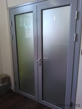 Офисные алюминиевые двери 800 х 2100 из `холодного` профиля.