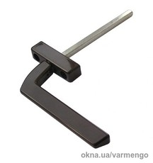Ручка оконная с узкой розеткой, коричневая, RAL 8017.