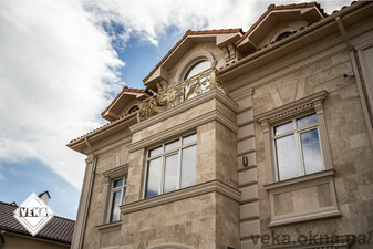 Остекление коттеджа «под старину» &mdash; 