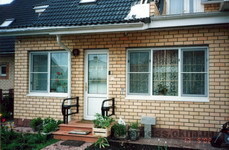 Окно в частном секторе левый берег