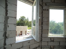 Тепле вікно у приватному будинку за доступною ціною