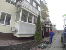 Г-подібний теплий балкон