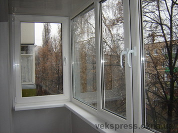 Комплексне скління балкона з утепленням