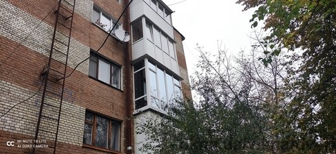 Балкон epsilon &mdash; 