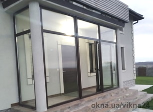 Конструкция с раздвижными дверями &mdash; 