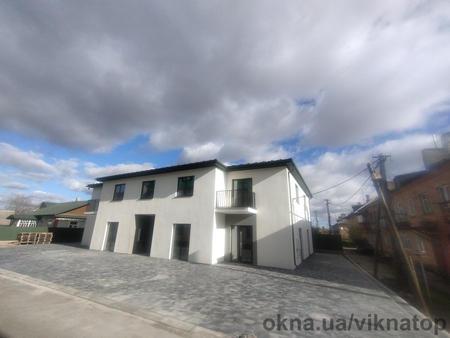 Пластикові вікна в котедж