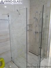 Стеклянные душевые кабины
