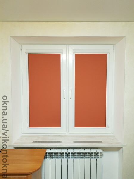 Монтаж окна и подоконник с вентиляционной решеткой