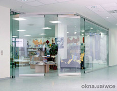 Остекление витрин и секций в торговых центрах