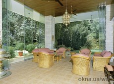 Безрамное остекление террасы и баллюстрады