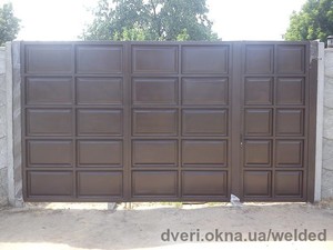 Распашные филенчатые ворота &mdash; 