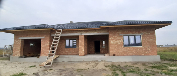 Скління будинку якісними вікнами SALAMANDER 82