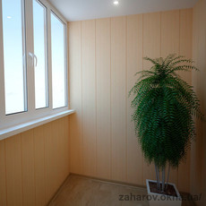 Балконы / Обшивка пластиковой вагонкой