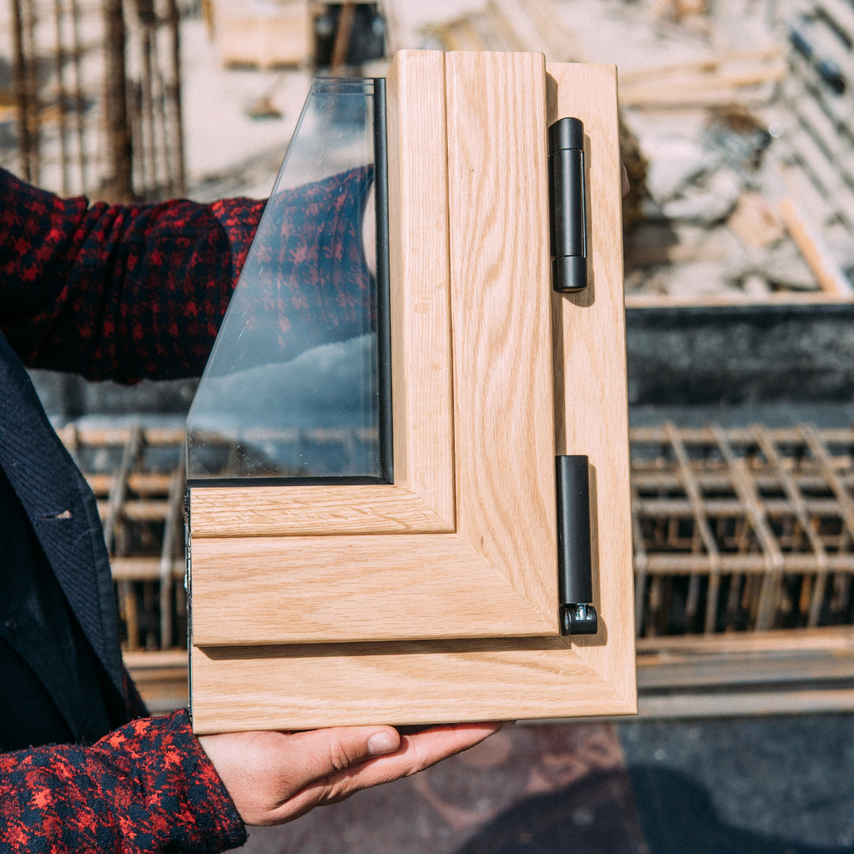 Зразок алюмо-дерев'яного вікна