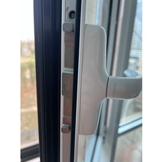 Обслуживание и ремонт окон и дверей